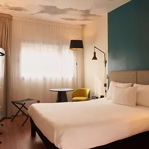 Ibis Aeropuerto Barajas מלון מדריד